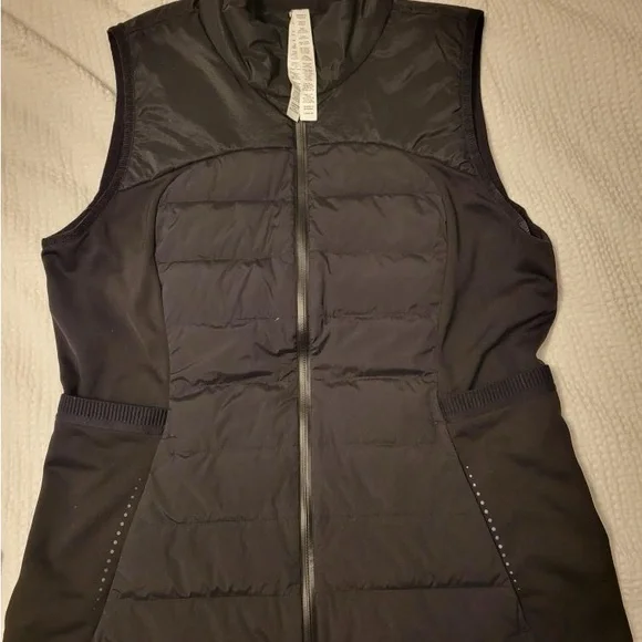 Lululemon Black Vest - Picture 1 of 2